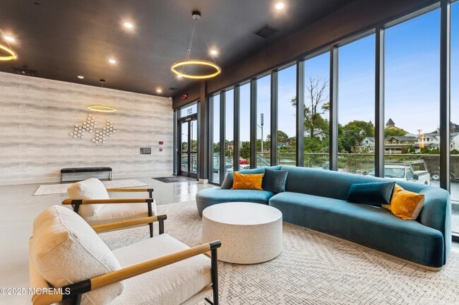 Photo - 521 Lake Ave Unit 204