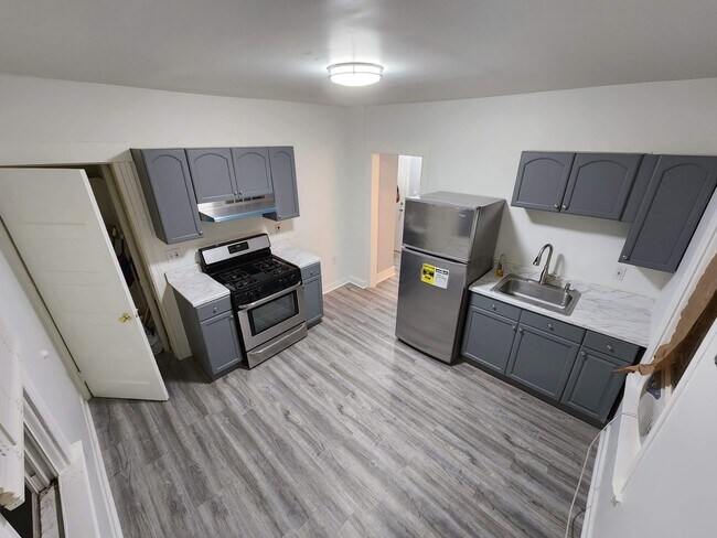 Photo - 1223 Lenox Ave Unidad 2