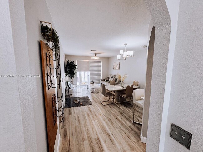 Photo - 640 SE 1st St