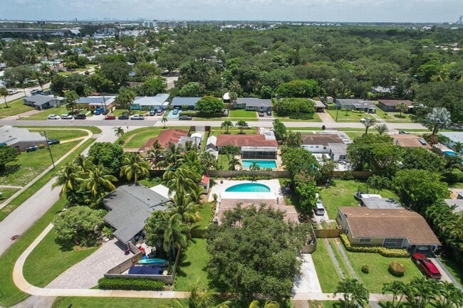 Photo - 2440 SW 16th St
