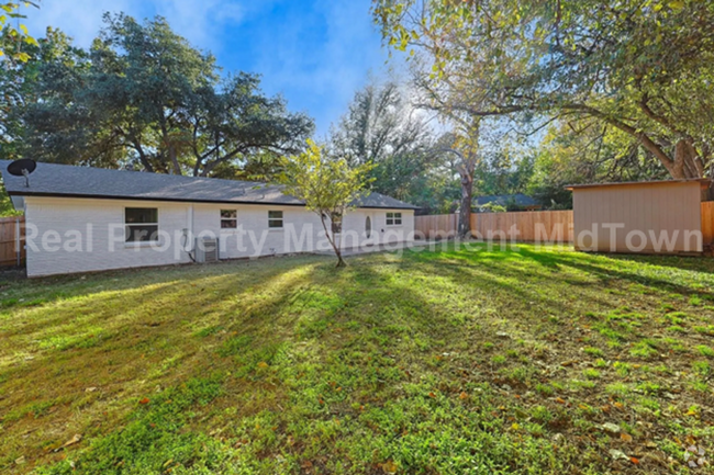 Building Photo - Beautifully updated home in a peaceful Arl...