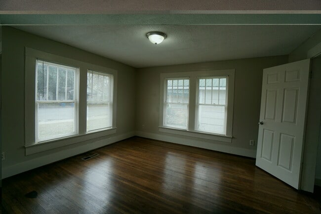 Photo - 1050 Jackson Blvd