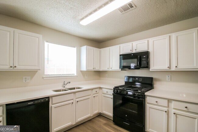 Photo - 225 Colser Drive