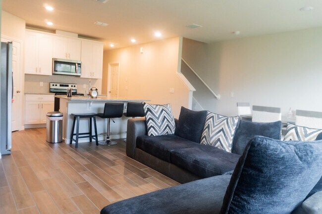 Photo - 561 Legacy Lp