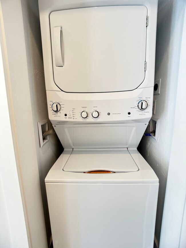 Photo - 9 Newton St Unidad 203