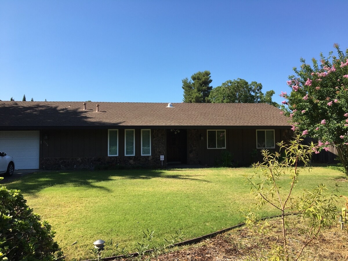 4 bedroom 2 1/2 bath house in Yuba City - 4 bedroom 2 1/2 bath house in Yuba City