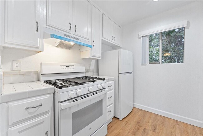 1755 Sherman Pl Unidad 205
