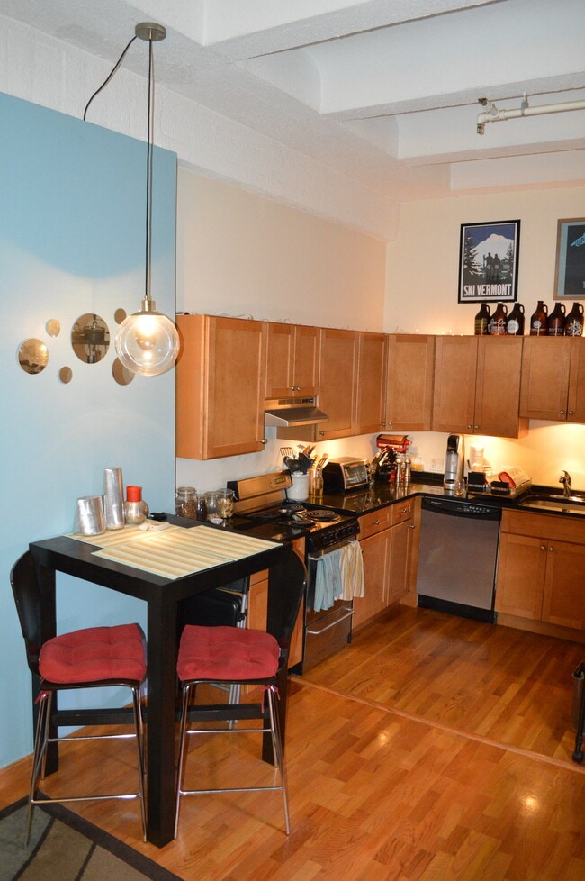 Photo - 12 Stoneholm St Unit 401