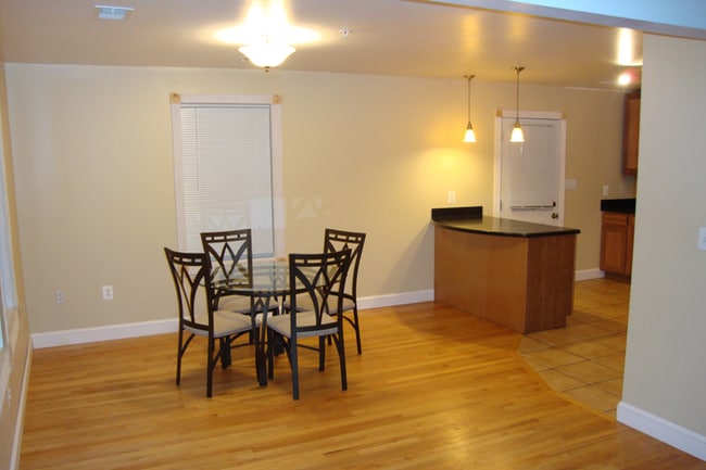 Photo - 5006 Cherokee St