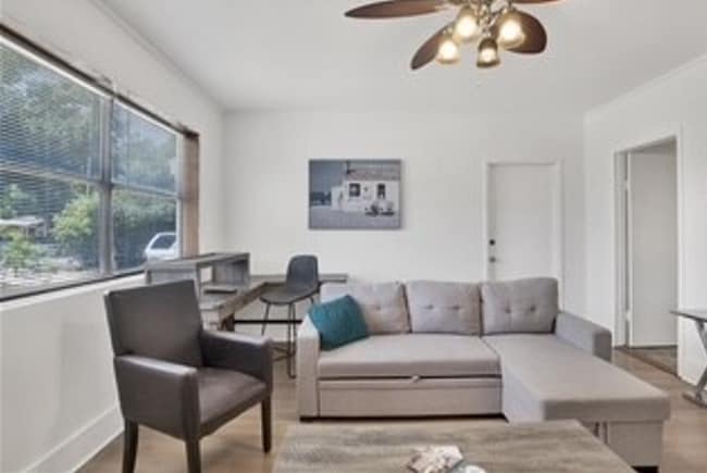 Photo - 32 Mindoro Cir