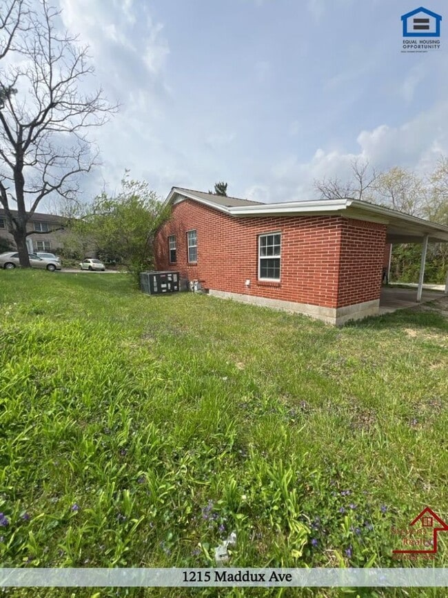 Photo - 1215 Maddux Ave