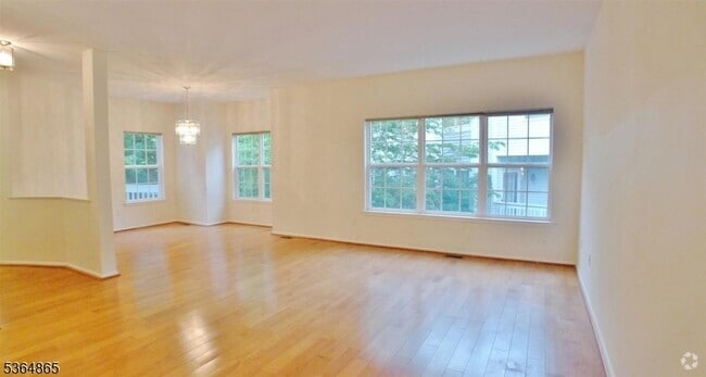Building Photo - 1310 Grandview Ct Rental