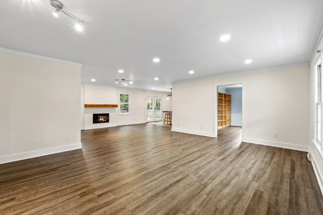 Photo - 111 Ticonderoga Dr