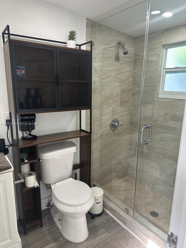 Photo - 2943 SW 36th Ave Unit STUDIO