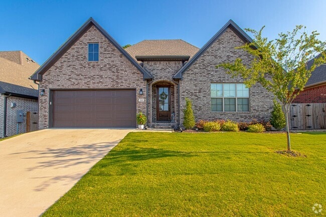 Building Photo - Newer Construction Home, WLR