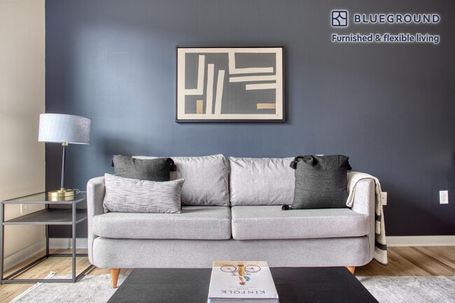 Photo - 360 H St NE Unidad FL5-ID512