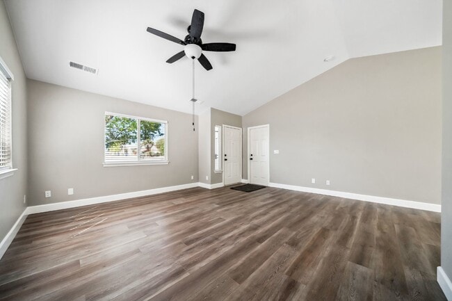 Photo - 3/2 Fully Updated with Fenced Yard/Dog Friendly/ Close to Everything central Redding