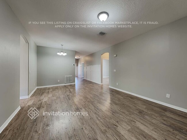 Photo - 3892 Manitoba Way