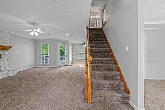 Photo - 209 Lansing Ct