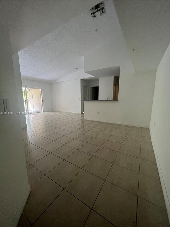 Photo - 2427 Centergate Dr Unit 305