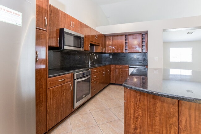 1205 Spring Breeze Cir