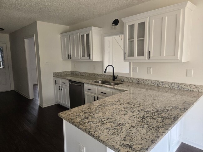 Photo - Gorgeous Corner Lot Arlington Home For Rent