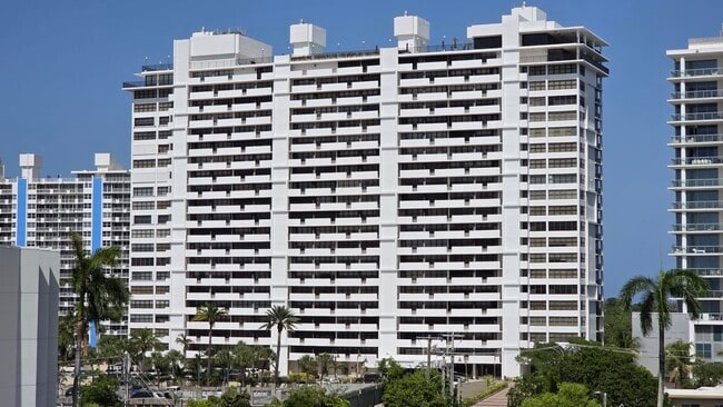 Building Photo - 936 Intracoastal Dr Unit 7b