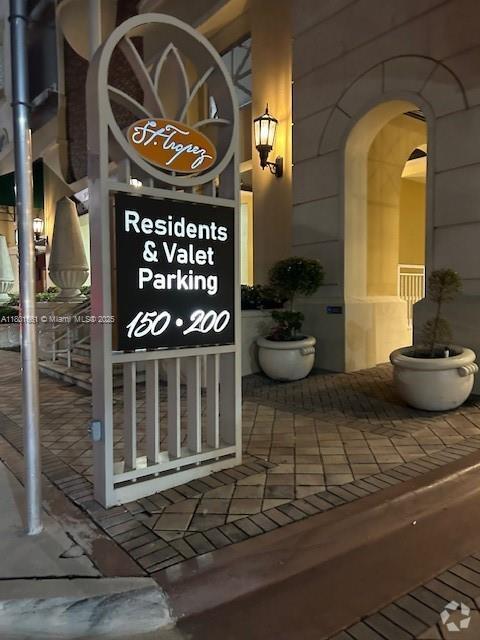 Building Photo - 150 Sunny Isles Blvd Unit 1-606 Rental
