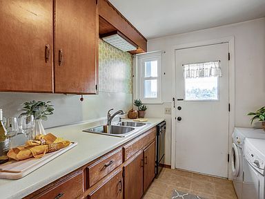 Photo - 2 Bed and 1 bath charming and move-in-ready home