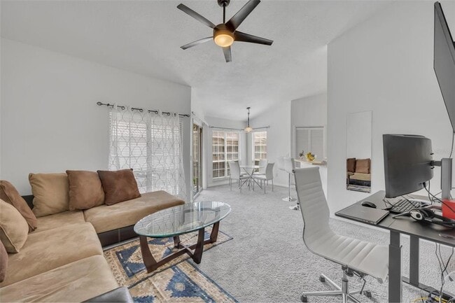 Photo - 4806 Normandy Pl Unidad E-203