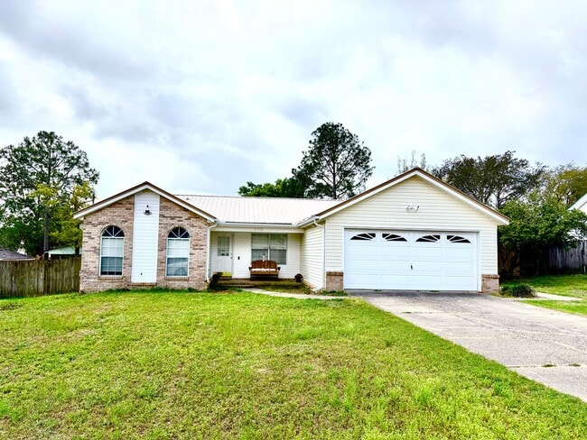 Building Photo - 1110 Northview Dr