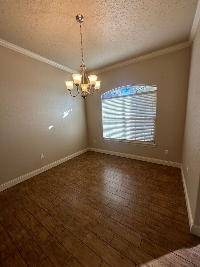 Photo - Stunning 4 Bed Home! 3 Car garage ! Mesa School District!