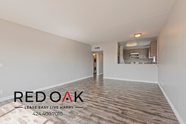 Photo - Gorgeous One Bedroom with Spacious Rooms F... Unit 313