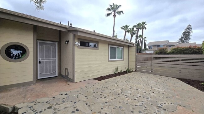 Photo - Unique, 2Bd/2BA Single Story House: Large Lot with Ocean/Sunset Views! Unit B