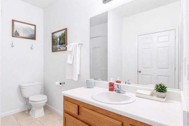 Photo - Affordable $285/Week Furnished Room in Westside Intown Atlanta – Utilities Included - High Speed ... Unit Room 5