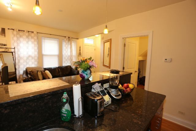 Photo - 1738 W Altgeld St Unidad F2