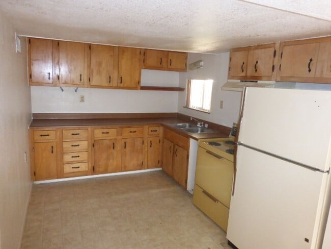Building Photo - 906 S Farmer Ave Unit C Rental