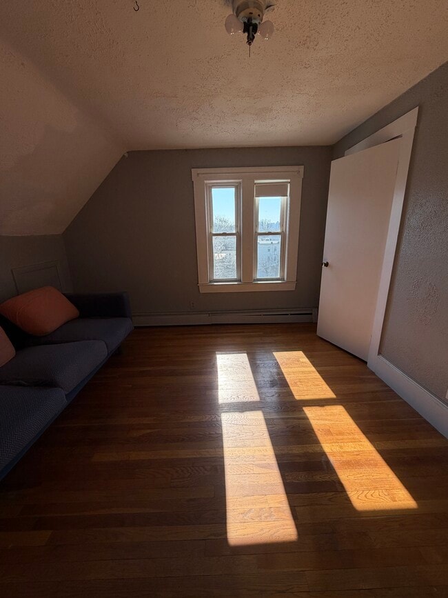 Building Photo - 48 Quincy St Unit 3