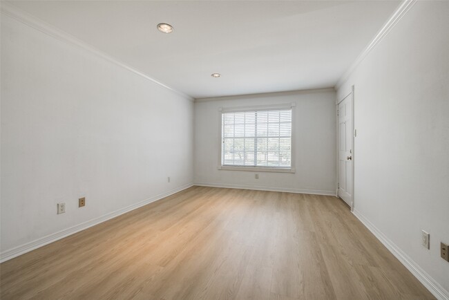 Photo - 7225 Beechnut St Unit D