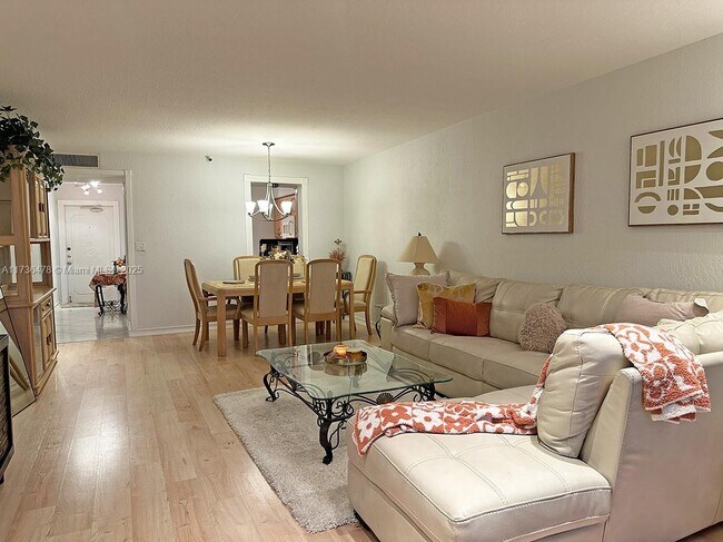 Photo - 4550 NW 18th Ave Unit 706