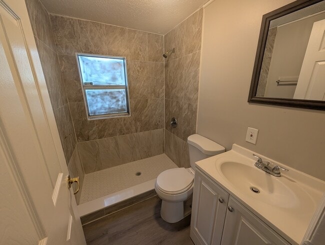 Photo - 3705 E North Bay St
