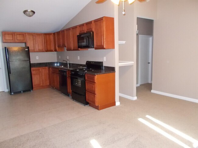 Photo - 660 Windsor Ave