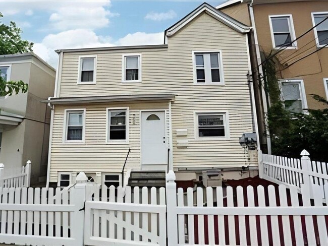 Photo - 35 Elm St Apartment Unit 1st F