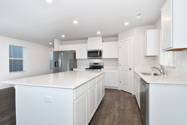 Photo - 208 N 28th Pl