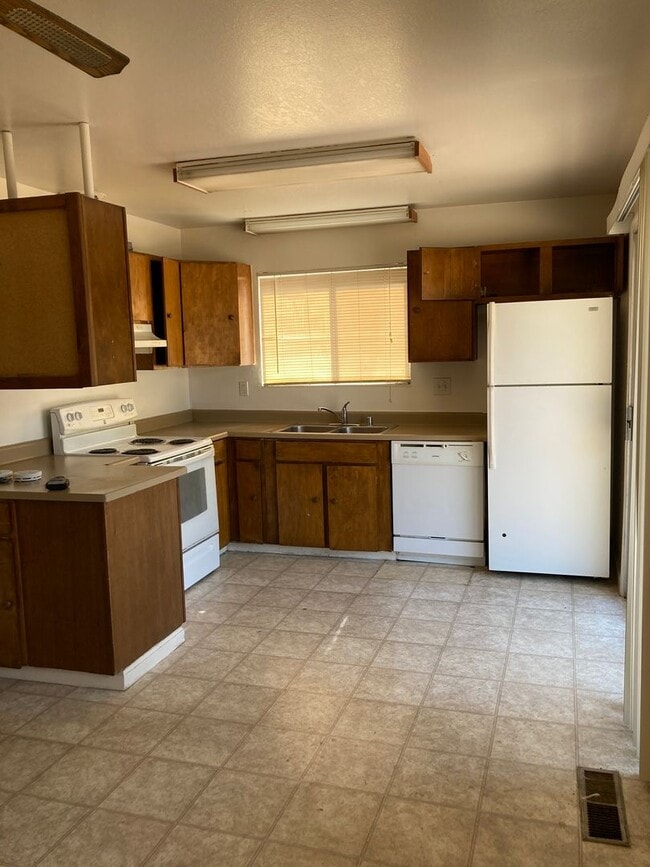 Photo - **READY FOR MOVE IN** 3 Bedroom/2 Bath Single Story Home