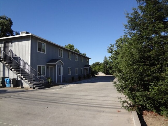 Building Photo - 5624 Arboga Rd Unit 4