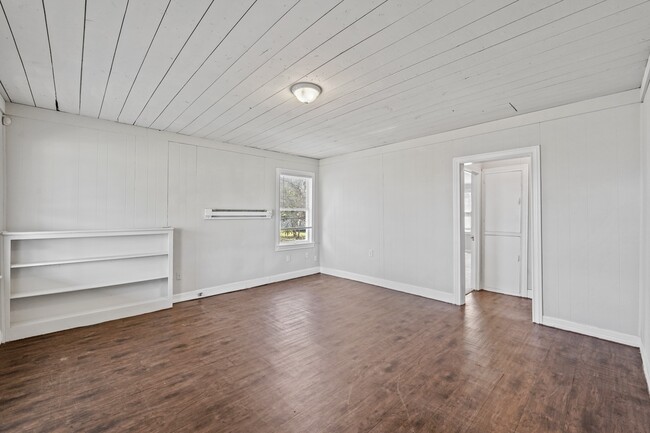 Photo - 205 Stimpson St