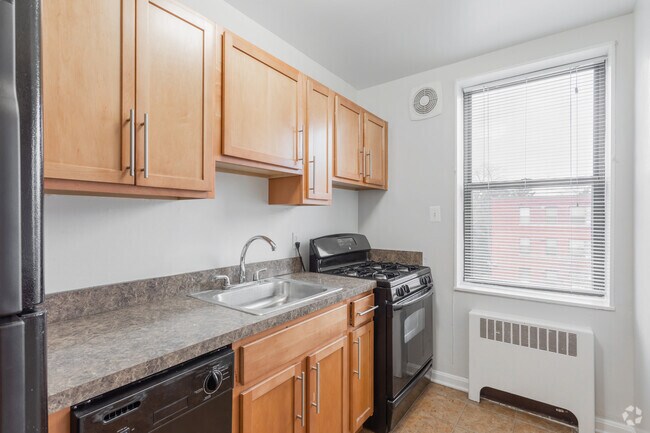 1BR, 1BA - 750SF