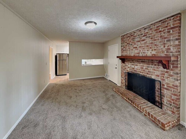 Photo - 5676 Crestwood Dr SW