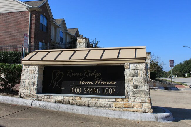 Photo - 1000 Spring Loop